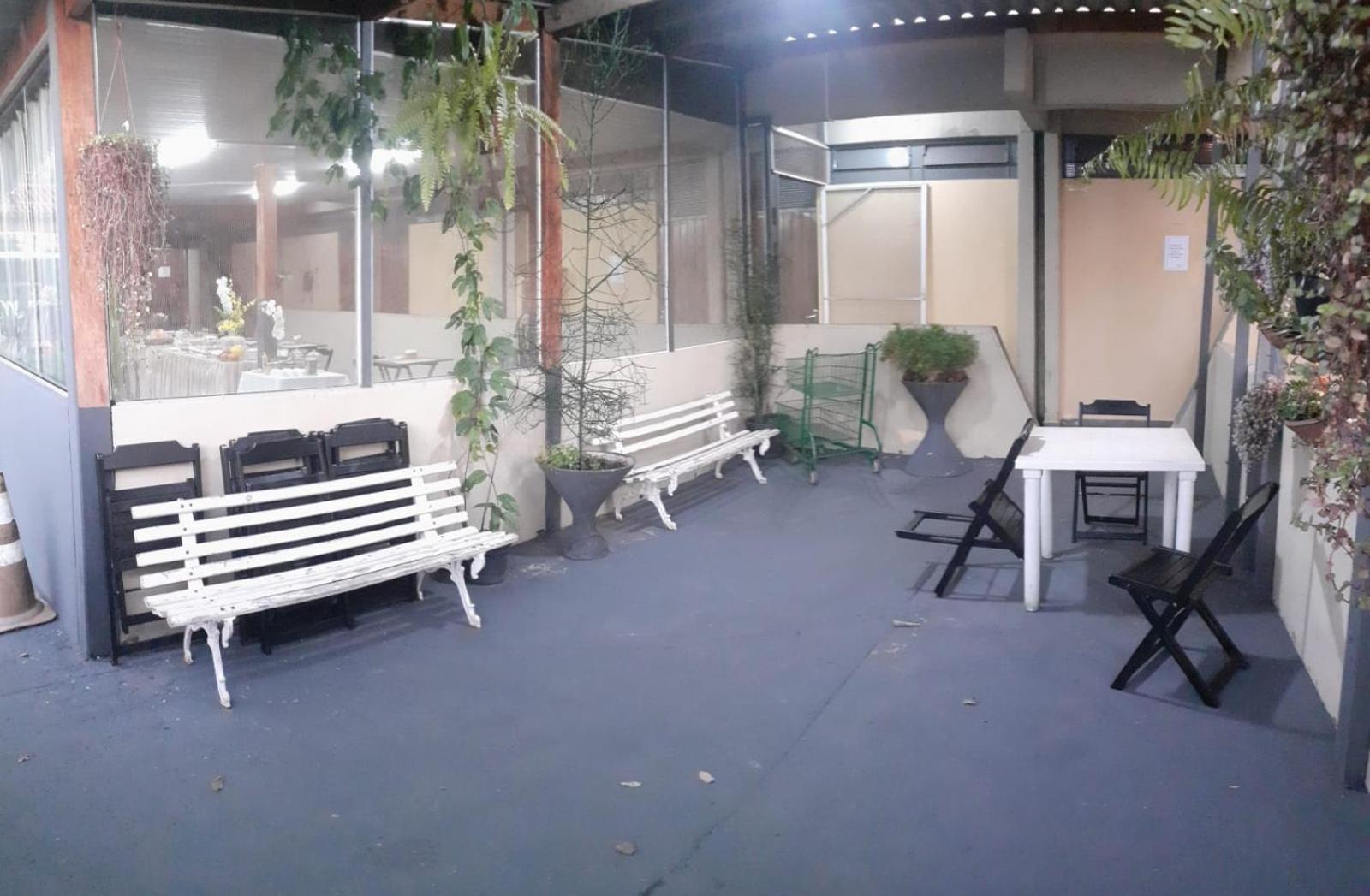 Falcon Hotel